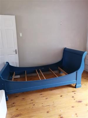 3/4 sleigh bed and mattress 