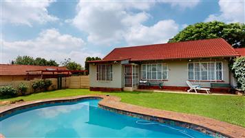 4 bedroom family home Dinwiddie with Flatlet