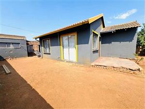 2 BEDROOMS IN SOSHANGUVE XX ON THE MAIN ROAD NEXT TO LESEDI PRIMARY