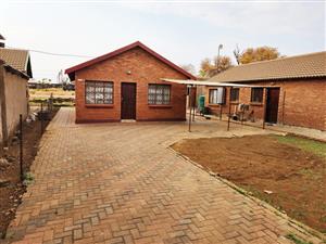 Cozy home for sale in Mojuteng