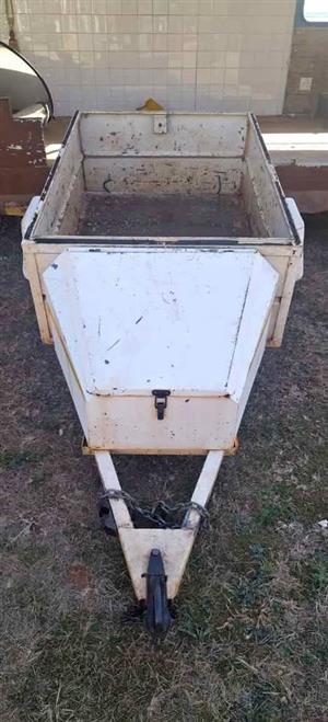 1.5 x 1.050m Trailer with nose cone,