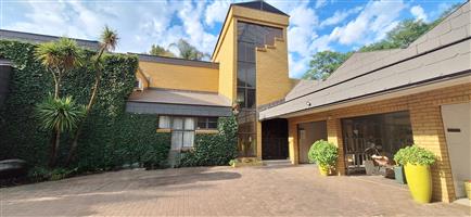 Luxury Redefined – Impeccable 5-Bedroom Residence in Vanderbijlpark SW5!!