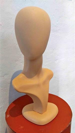 Stylish contemporary display mannequin head