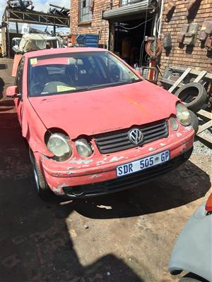Stripping VW Polo Classic 2003 for Spares