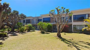 Neat First-Floor Apartment with a Garage in Beacon Bay