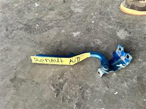 Renault Kwid bonnet hinges