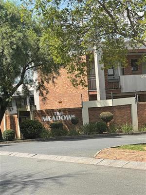Apartment For Sale in Bloubosrand