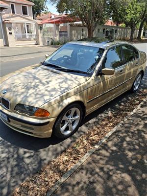  BMW 325i E46 Manual&Full house that comes with sunroof.