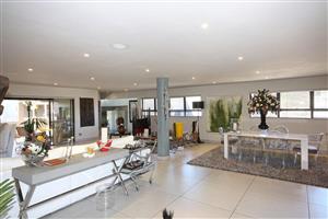 Modern Furnished  Penthouse For Rent in Sandown