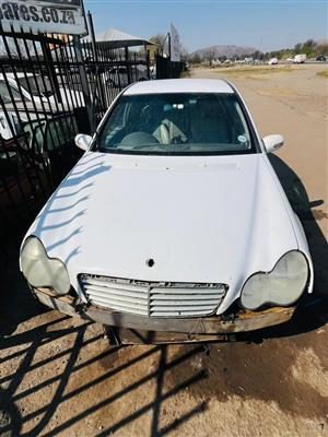 W203 c240 auto stripping for spares