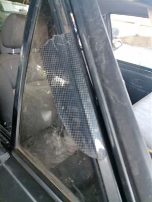 VOLKSWAGEN GOLF 1 QUARTER GLASS