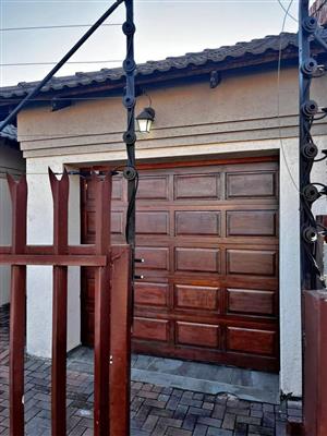 3 bedrooms and two bathrooms in Mahlasedi