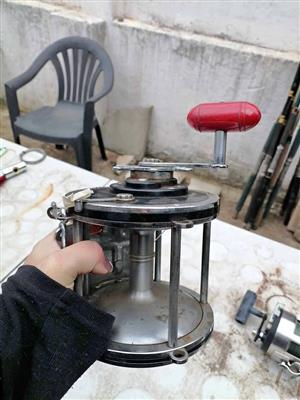 Deep sea fishing reel