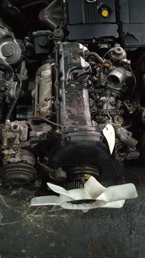 TOYOTA HILUX 2L 2.4 ENGINES FOR SALE