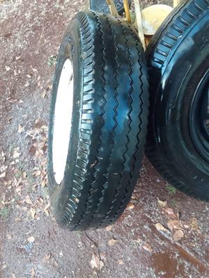 Tyre with Rims 2 Off