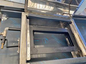 Gas griller with dome 325x430mm stainless steel great for meat and chicken also roast and smoke