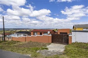 Charming Home With Income generating Flat  Mdantsane