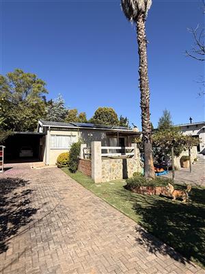 Garden cottage to rent  1.5 bedrooms, 1 bathroom garden cottage available in a s