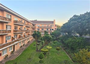 Apartment For Sale in Rosebank