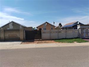 Family Retreat in Savanna City