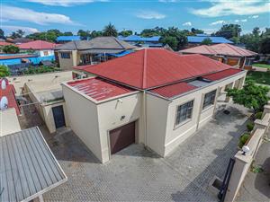 4 Bedroom house for sale in The Hill, Johannesburg