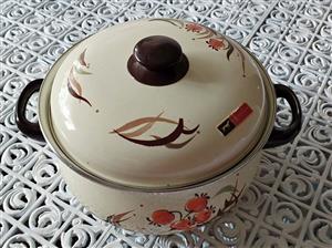 Vintage Pointerware enamel pot 6.5 liter