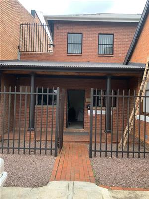 SPACIOUS OFFICE IN PRIME LOCATION