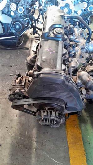 Hilux hiace 2.4 diesel 2L engine for sale (zane azaad)