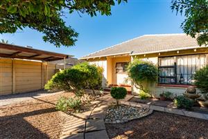 House For Sale in Retreat