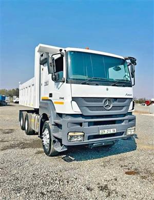 MERCEDES BENZ TIPPER