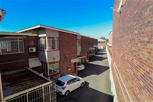 Townhouse For Sale in Benoni Central