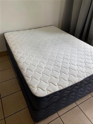 Selling a Double Bed Hamden Eurotop Set bought at Beds2Go on May 2026 for R2300