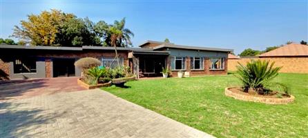 House For Sale in Brackenhurst