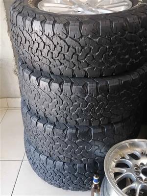 Toyota hilux rims with tyres size 285/70/17 bf Goodrich
