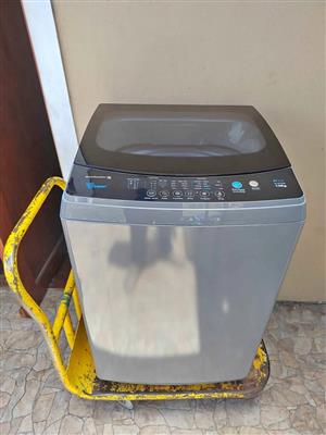 13KG TOPLOADER FOR SALE KELVINATOR WORKING PERFECTLY  DELIVERY AVAILABLE OR COLLECT IN KUILS RIVER