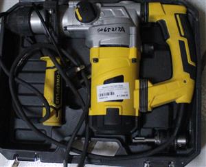 POWER PLUS POWX175 HAMMER DRILL W/HANDLE 2 KEYS & 5 DRIL BITS IN CASE S065217A