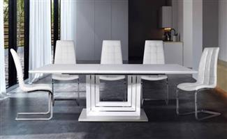 Layfette 8 seater dining room table, white/silver/ excellent condition, Essops 