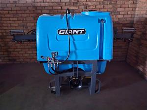 New Giant 800ltr boom sprayers in stock