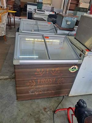 Display freezer