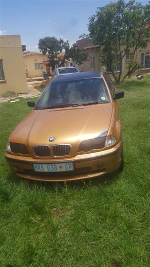 BMW 320i 