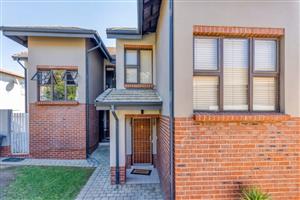 Townhouse For Sale in Fourways