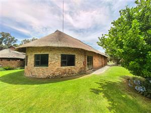 Beautiful, newly built, modern house for sale in a secure estate next to the Vaal River.