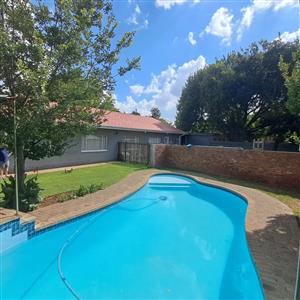 Lovely & Cosy Family Home with Flatlet – Prime Universitas