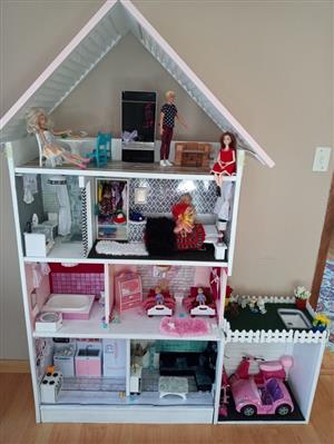 barbie style house