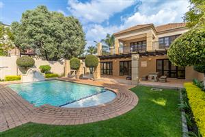 Stunning One Bedroom Tuscan garden unit!