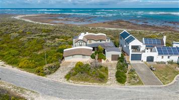 Magnificent Seafront Home in Suiderstrand