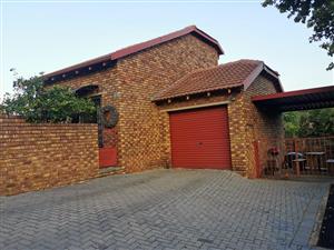 Townhouse For Sale in Wilgeheuwel