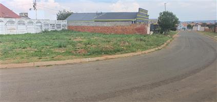 PROPERTY/STAND FOR SALE IN LENASIA EXTENSION 13 