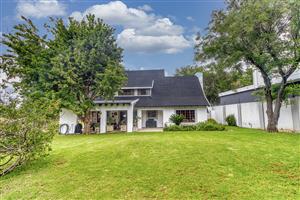 Family Home in Boomed off Enclave - Hamilton Village