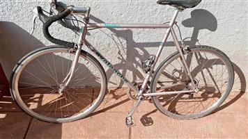 Avalanche stratus bicycle